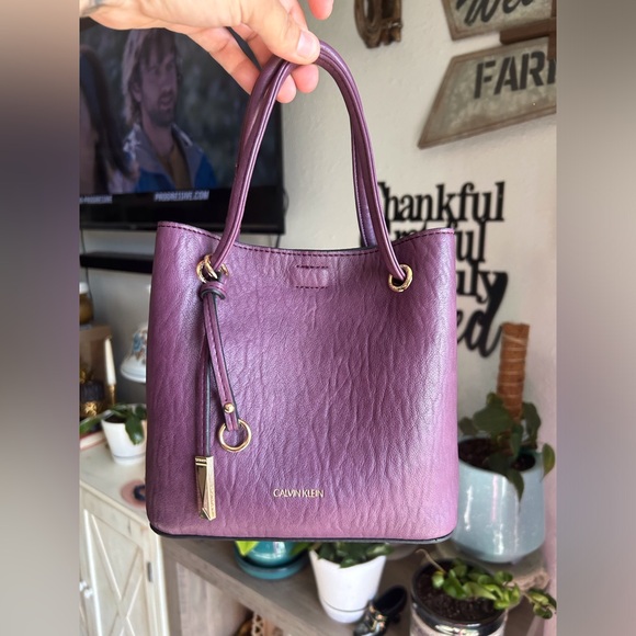 Calvin Klein Crossbody - Picture 1 of 7